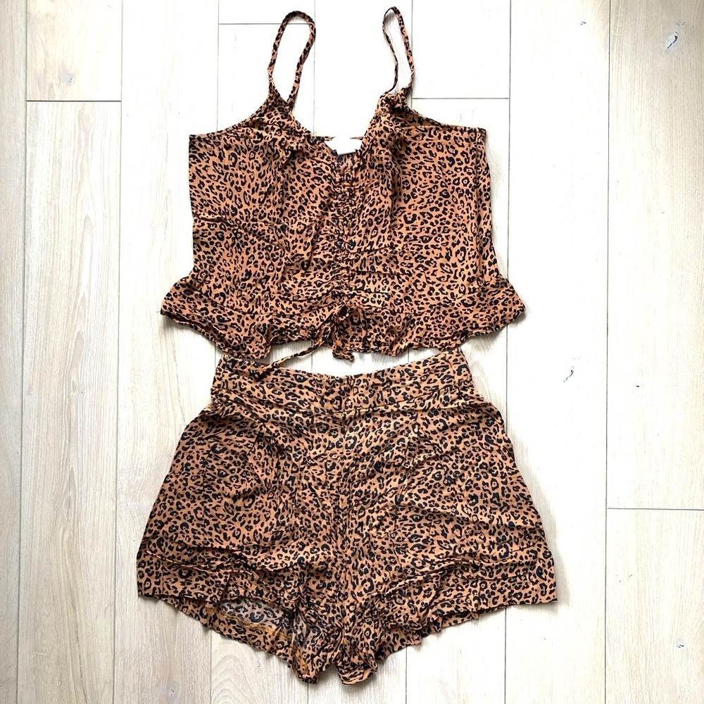 H&M Leopard Print Two-Piece Set Top Size 6 Shorts Size 4